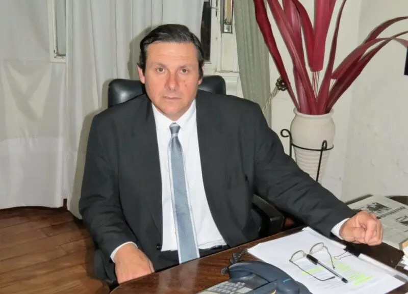 Etchevarren informó como cobrarán sus sueldos y aguinaldo los empleados municipales
