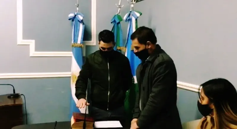 SEBASTIAN ECHARREN ASUMIÓ COMO INTENDENTE DE CASTELLI