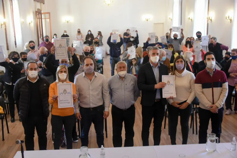 Continúan las jornadas de entrega de 1.500 escrituras gratuitas en la Provincia - Diario Criterio Online