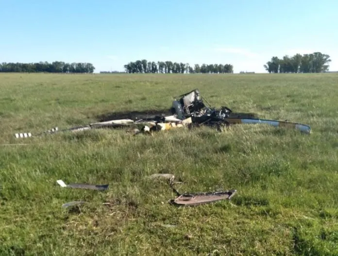 Ayacucho: un helicóptero chocó con cables eléctricos, cayó a tierra y el piloto falleció