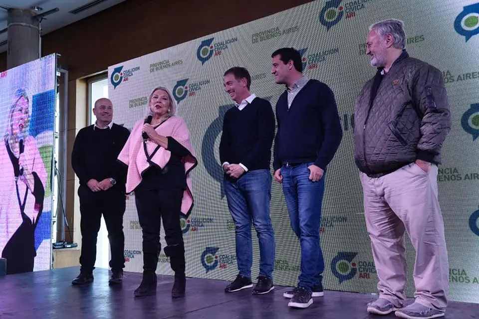 Santilli con a Carrió en Mar del Plata: “La Provincia es un gigante dormido”