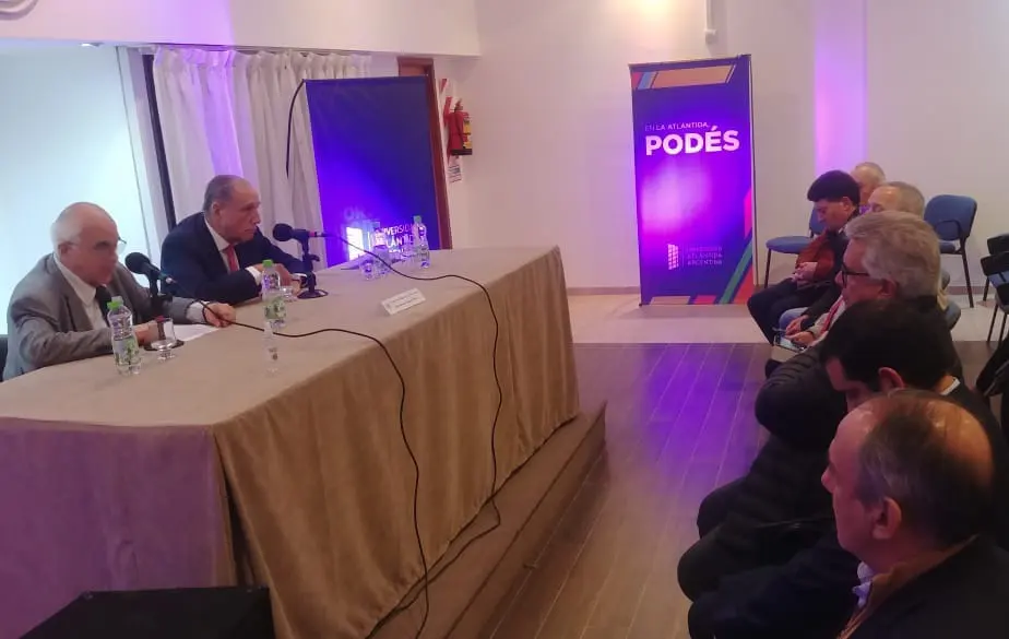 La Universidad Atlántida llevó adelante el Conversatorio “A 40 años del conflicto del Atlántico Sur:
