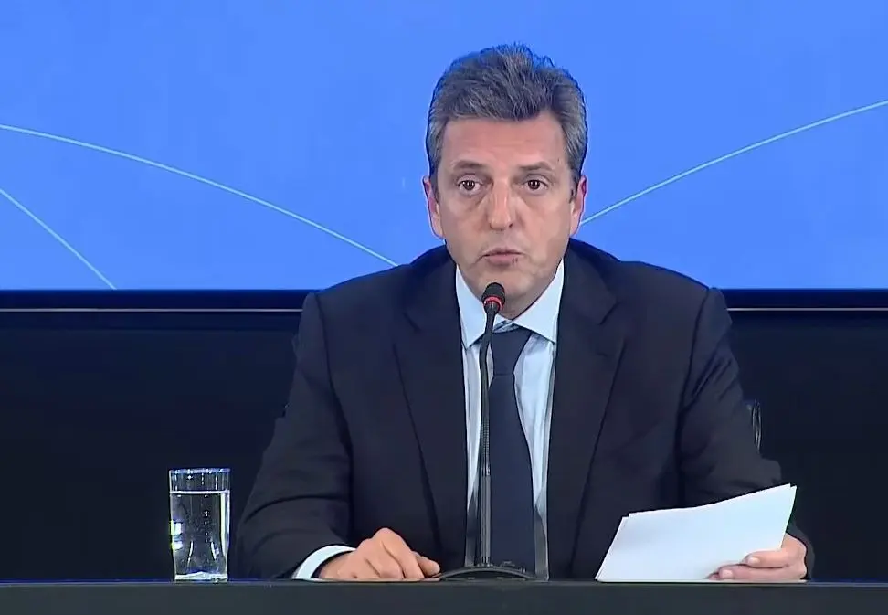 Petroleras acordaron en el Ministerio de Economía un tope a las subas de la nafta para los próximos meses
