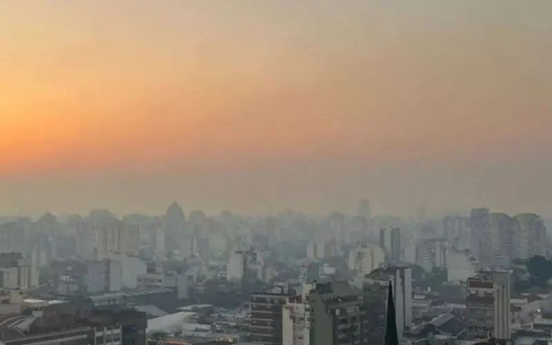 Lanzan recomendaciones sanitarias ante la presencia de humo en el AMBA