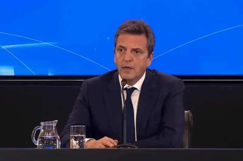 Massa aspira a una inflación en torno al 3% para abril de 2023