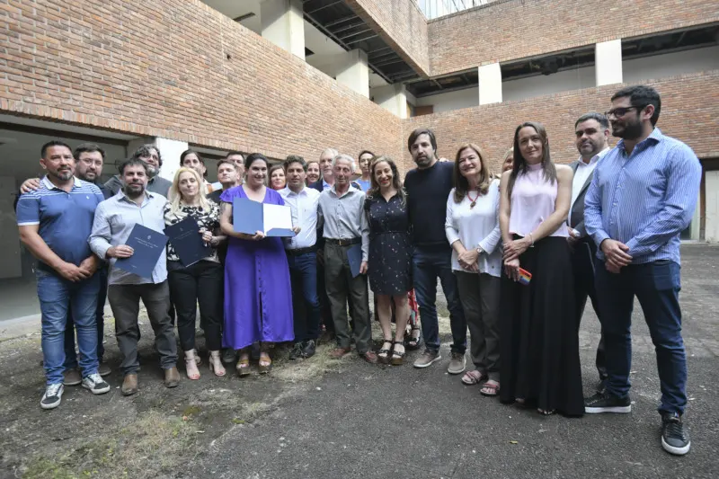 Kicillof encabezó el traspaso del edificio del ex Centro Oncológico de Excelencia al Ministerio de Salud - Diario Criterio Online