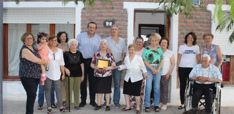 El Jefe Comunal distinguió Juana Elvira López Lettieri