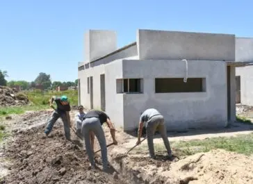El intendente Francisco Echarren, el ministro agustin simone y carlos bianco recorrieron obras en Castelli - Diario Criterio Online