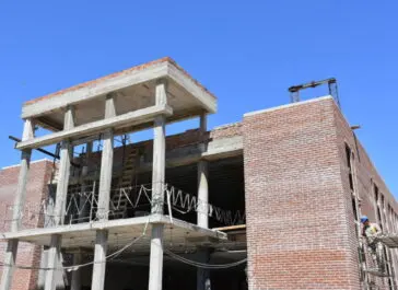 El intendente Francisco Echarren, el ministro agustin simone y carlos bianco recorrieron obras en Castelli - Diario Criterio Online