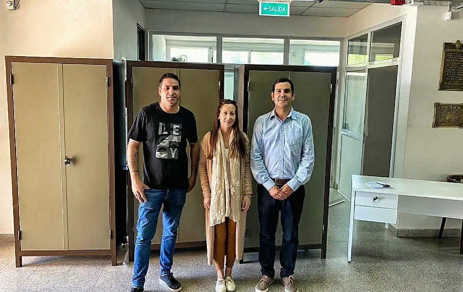 Juan Pablo García hizo entrega de mobiliario en centros educativos de Dolores
