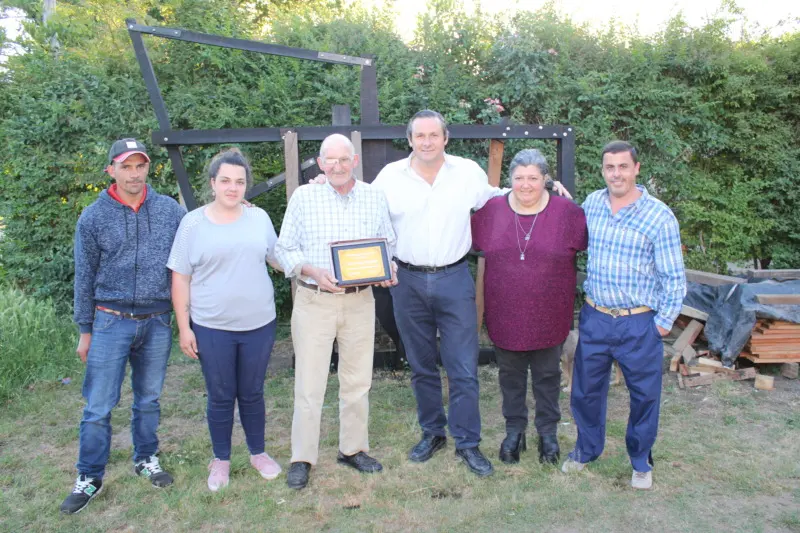 Etchevarren distinguió a Víctor Hugo Vajsejtl