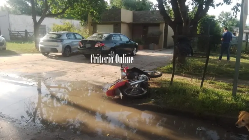 Dolores: Menor de 14 años circulaba en moto y protagonizó un choque con un auto - Diario Criterio Online