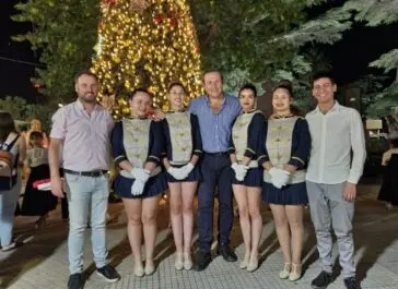 Dolores encendió su gran árbol navideño - Diario Criterio Online