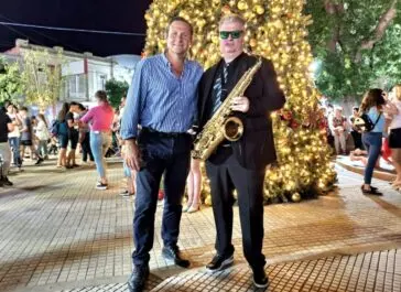 Dolores encendió su gran árbol navideño - Diario Criterio Online