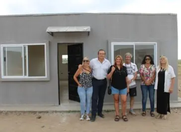 El Intendente entregó 8 viviendas del barrio René Favaloro - Diario Criterio Online