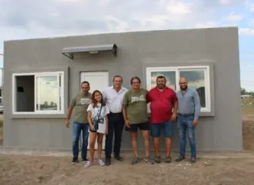El Intendente entregó 8 viviendas del barrio René Favaloro - Diario Criterio Online