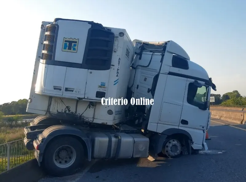 Dolores: Despiste sin heridos en el puente del Canal 9 - Diario Criterio Online