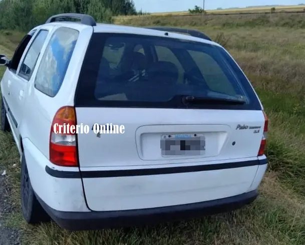 En un operativo cerrojo la Policía recuperó un auto robado en Dolores