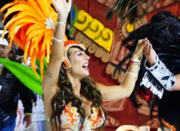 Sol Pérez maravilló a todos al desfilar en el Carnaval del Sol - Diario Criterio Online