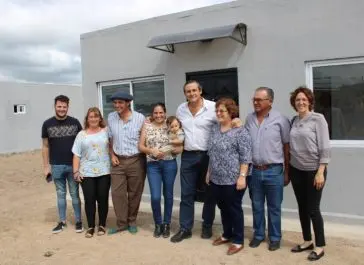 El Intendente entregó siete viviendas en el Barrio Favaloro - Diario Criterio Online