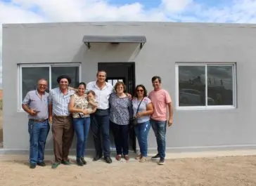 El Intendente entregó siete viviendas en el Barrio Favaloro - Diario Criterio Online
