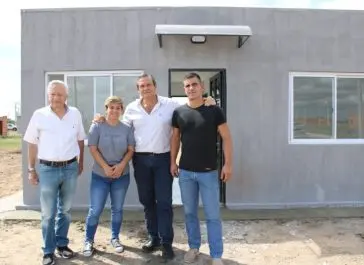El Intendente entregó siete viviendas en el Barrio Favaloro - Diario Criterio Online