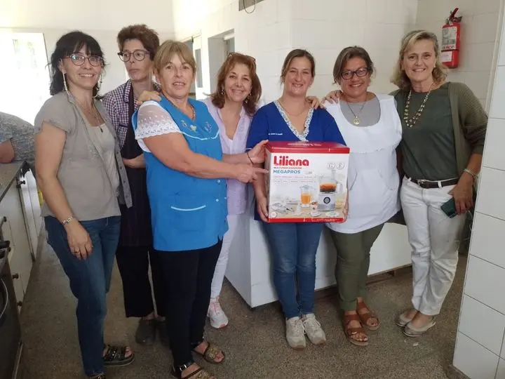 Entrega de multiprocesadora a la Escuela Nº 5 - Diario Criterio Online