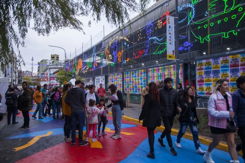 ¡Más de 15 mil personas disfrutaron de una edición especial de Fiesta Abasto Barrio Cultural! - Diario Criterio Online