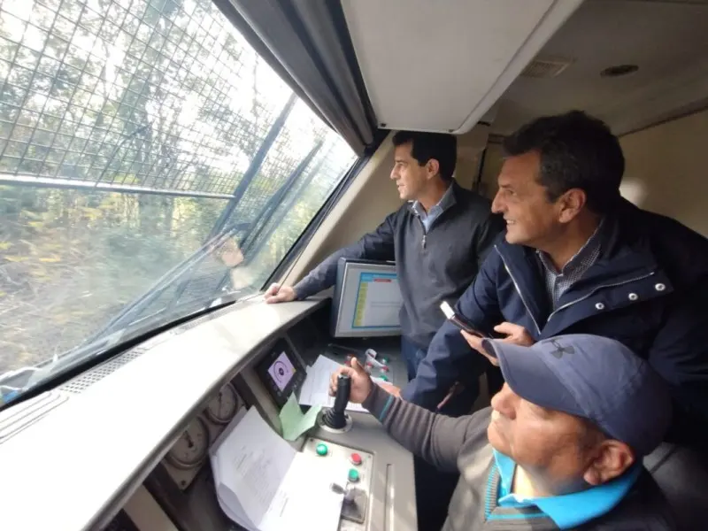 Massa y Wado de Pedro compartieron un acto en Mercedes: intercambio de elogios y un sugestivo mensaje - Diario Criterio Online