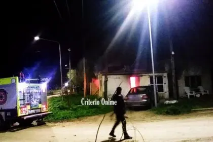 Dolores: devastador incendio deja a una familia con lo puesto