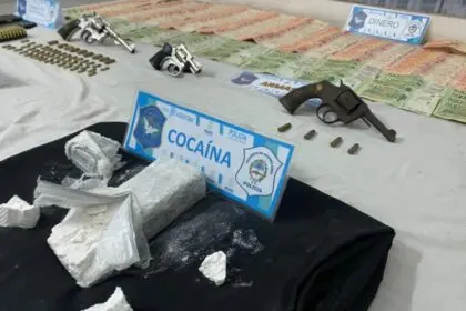 Golpe al narcotráfico en Villa Gesell: 11 allanamientos, 8 detenidos y secuestro de cocaína, marihuana y armas de fuego
