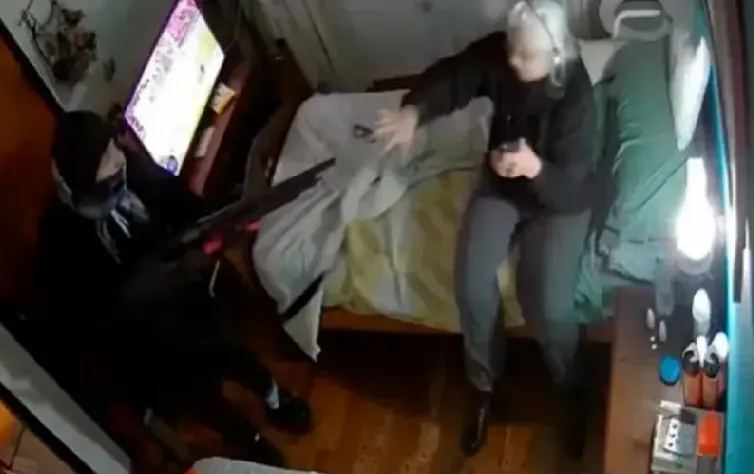 La Plata: ingresaron en una casa, balearon al perro y golpearon a una jubilada - Diario Criterio Online