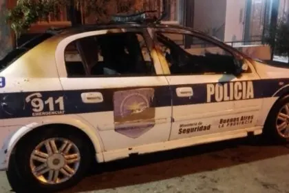 Incendio de patrullero en calle Junín de Dolores