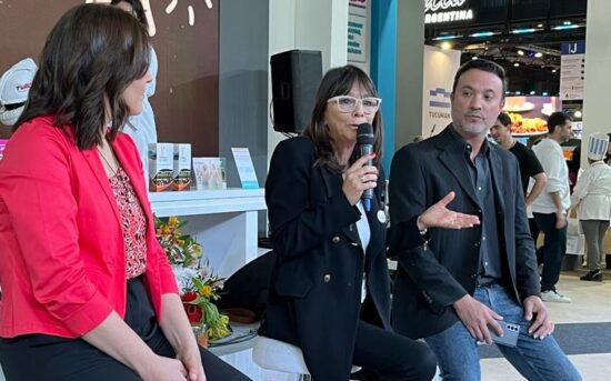 Dolores Turismo en la FIT presentación en Termas Buenos Aires
