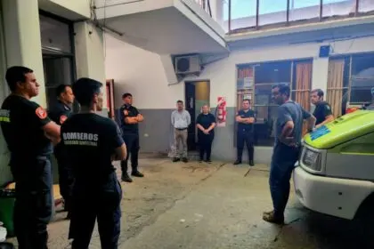 EL INTENDENTE AGRADECIÓ A LOS BOMBEROS POR EL RESCATE DE UN VECINO Y LA LABOR DURANTE EL TEMPORAL EN SEVIGNÉ