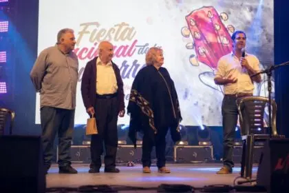 EN LA FIESTA NACIONAL DE LA GUITARRA SE RECONOCIÓ A SUSANA REPETTO Y JUAN CARLOS PIRALI, COMO HIJOS DILECTOS DE DOLORES