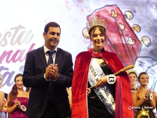 Natalia Ríos es la soberana de la 30 Fiesta Nacional de la Guitarra
