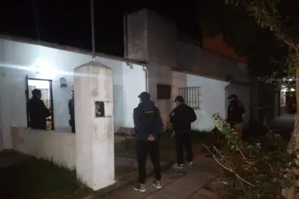 Allanamiento y pareja aprehendida en Santa Teresita: decomiso de estupefacientes