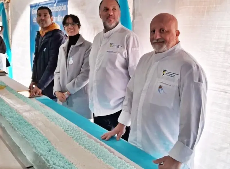 Dolores hace historia con la Torta más grande de Argentina - Diario Criterio Online