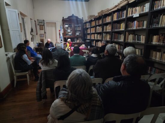 Insurgentes y revolucionarios: Luis Alberto Díaz presentó su libro en Dolores