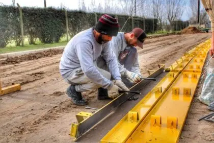 OBRAS: AVANZA LA CONSTRUCCIÓN DE CORDÓN CUNETA