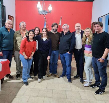 EN UNA ELECCIÓN MUY PAREJA, ANDRADA GANÓ LA INTERNA POR 24 VOTOS Y PIDIÓ QUE LA UCR ENCABECE LA BOLETA OPOSITORA EN 2025 Y 2027