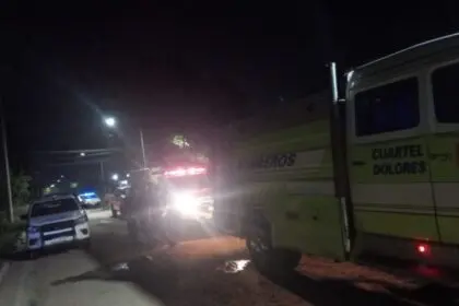 Dolores: Bomberos actúan rápidamente en incendio de vivienda