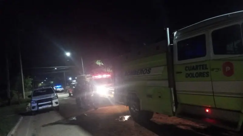Dolores: Bomberos actúan rápidamente en incendio de vivienda - Diario Criterio Online