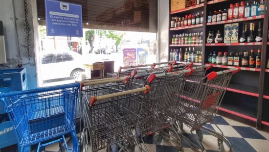 POR DECISIÓN DEL MUNICIPIO LOS SUPERMERCADOS INCORPORAN “CARRITOS AZULES” PARA FAMILIAS DE NIÑOS CON AUTISMO