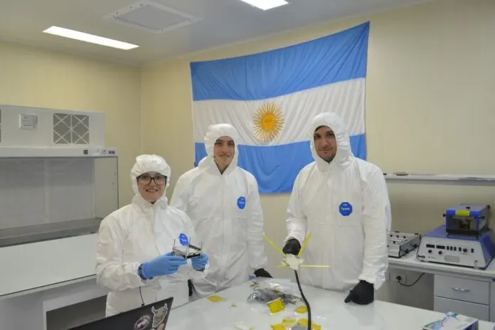 El primer “CubeSat” universitario del país diseñado por ingenieros de la UNLP, más cerca de llegar al espacio - Diario Criterio Online