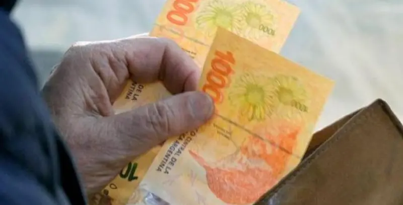 Una familia puede vivir ocho días con dos salarios mínimos en febrero - Diario Criterio Online