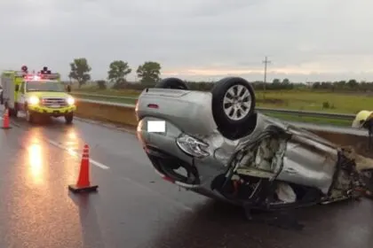 DOLORES: Despiste y vuelco en la Autovía 2