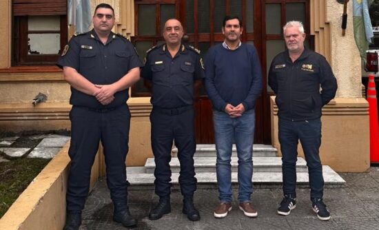 REFUERZAN EL TRABAJO CONJUNTO ENTRE EL MUNICIPIO Y LAS FUERZAS DE SEGURIDAD