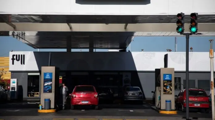 Después de la rebaja de hace dos semanas, YPF aumentó los precios de sus combustibles - Diario Criterio Online